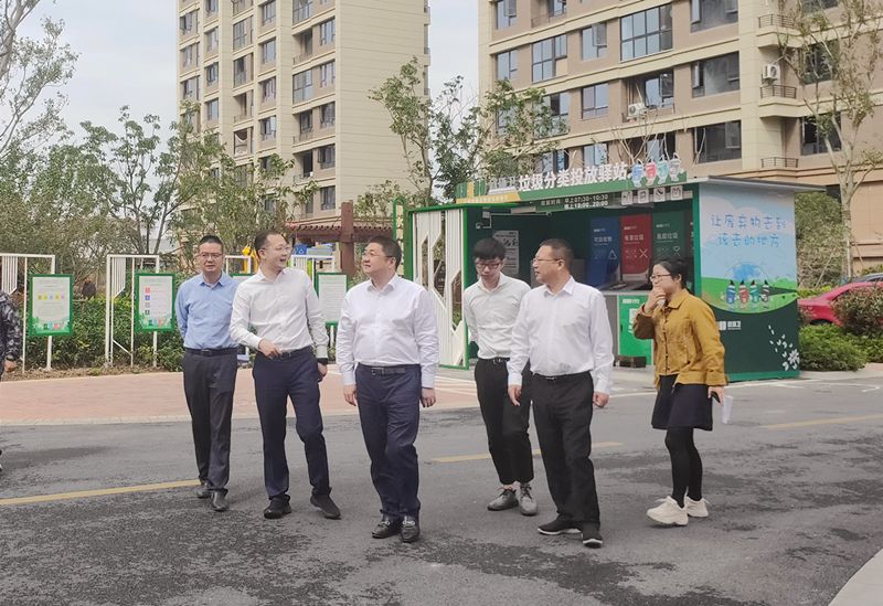 湖州市吳興區(qū)領(lǐng)導(dǎo)到華都&middot;中環(huán)廣場調(diào)研&ldquo;美麗小區(qū)&rdquo;創(chuàng)建工作