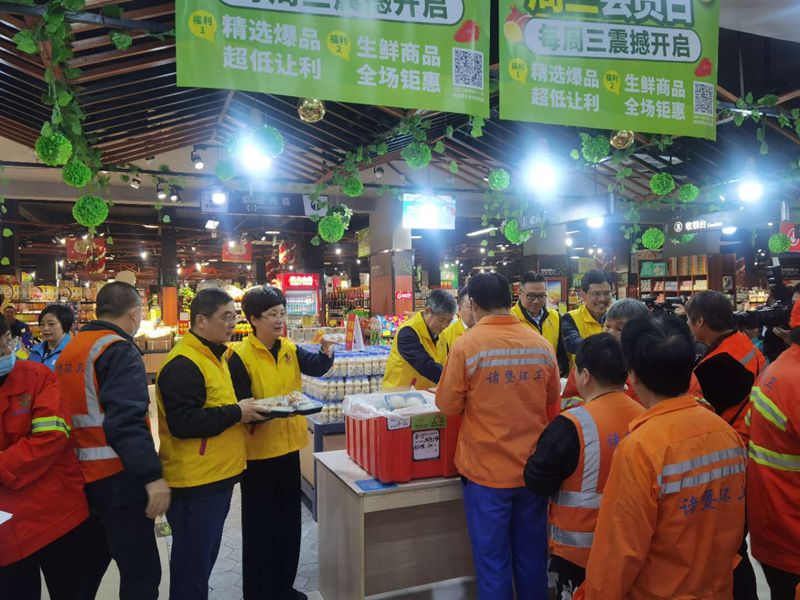 浙農(nóng)茂陽為&ldquo;城市美容師&rdquo;提供愛心早餐