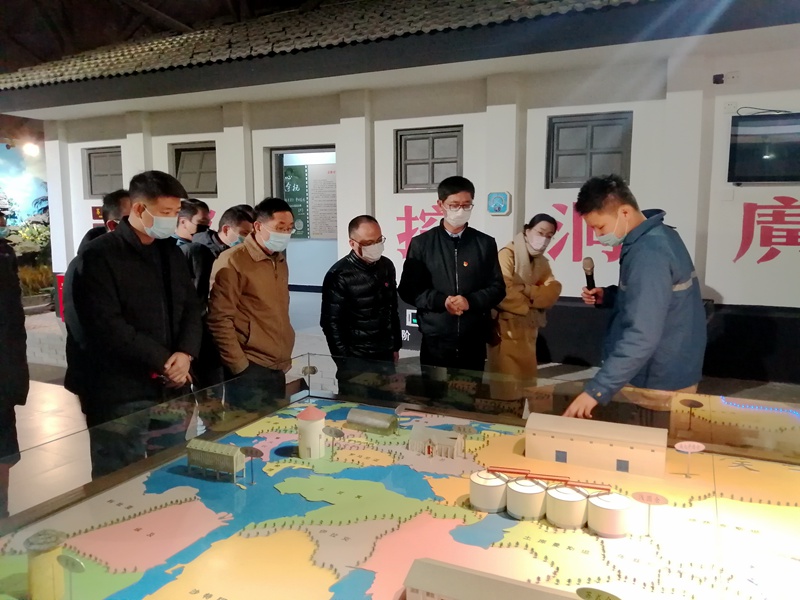 集團(tuán)第三黨支部與外貿(mào)黨支部聯(lián)合開展&ldquo;敢為人先創(chuàng)新業(yè) 清廉有為守公德&rdquo;主題黨日活動