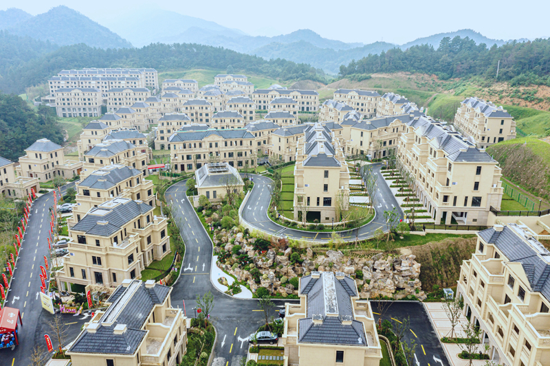 安吉華都&middot;龍山臨湖臺(tái)圓滿交付