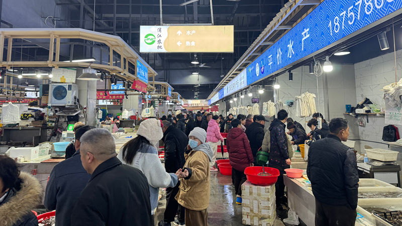 春節(jié)將至年味正濃 浦江農(nóng)批購銷兩旺